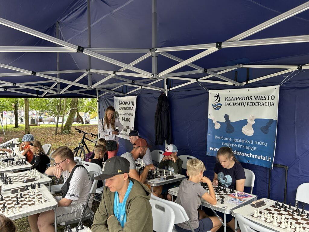 Būrelių ir sporto mugėje buvo pristatomas šachmatų sportas